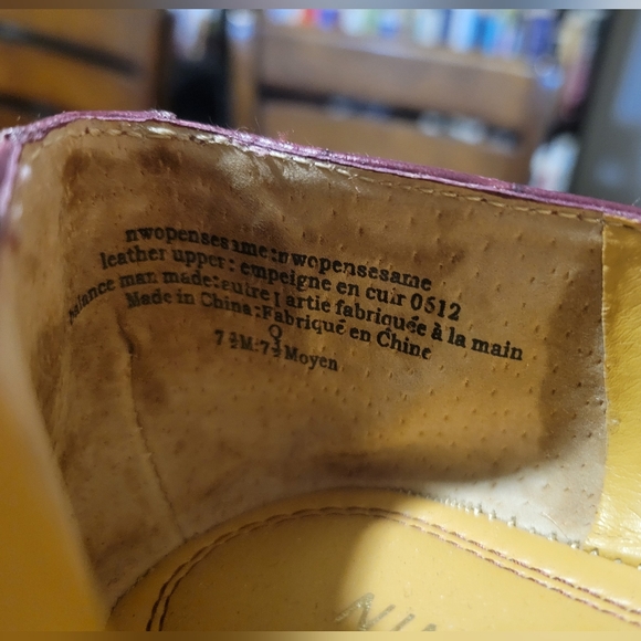 Nine West loafer style flats - Picture 2 of 6